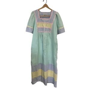 Styled by Saybury Vintage 1980’s Pastel Seersucker Striped Night Gown Half Zip L